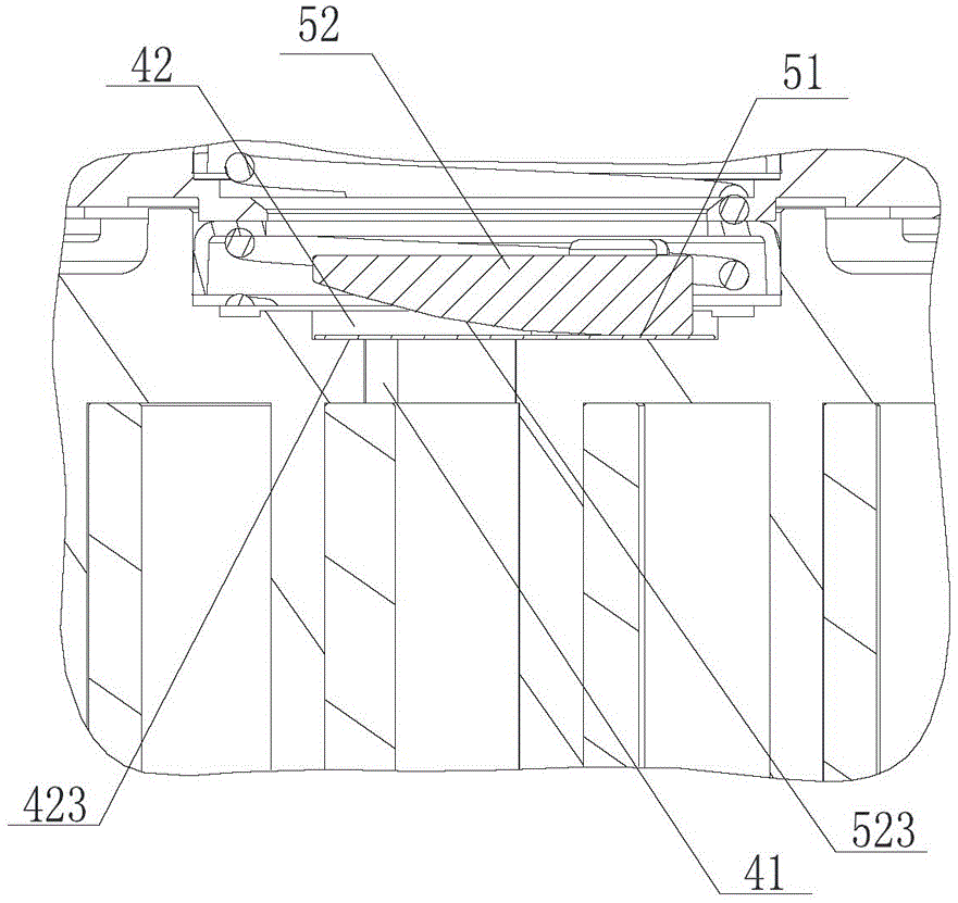 Scroll compressor with new exhaust port structure and exhaust valve assembly