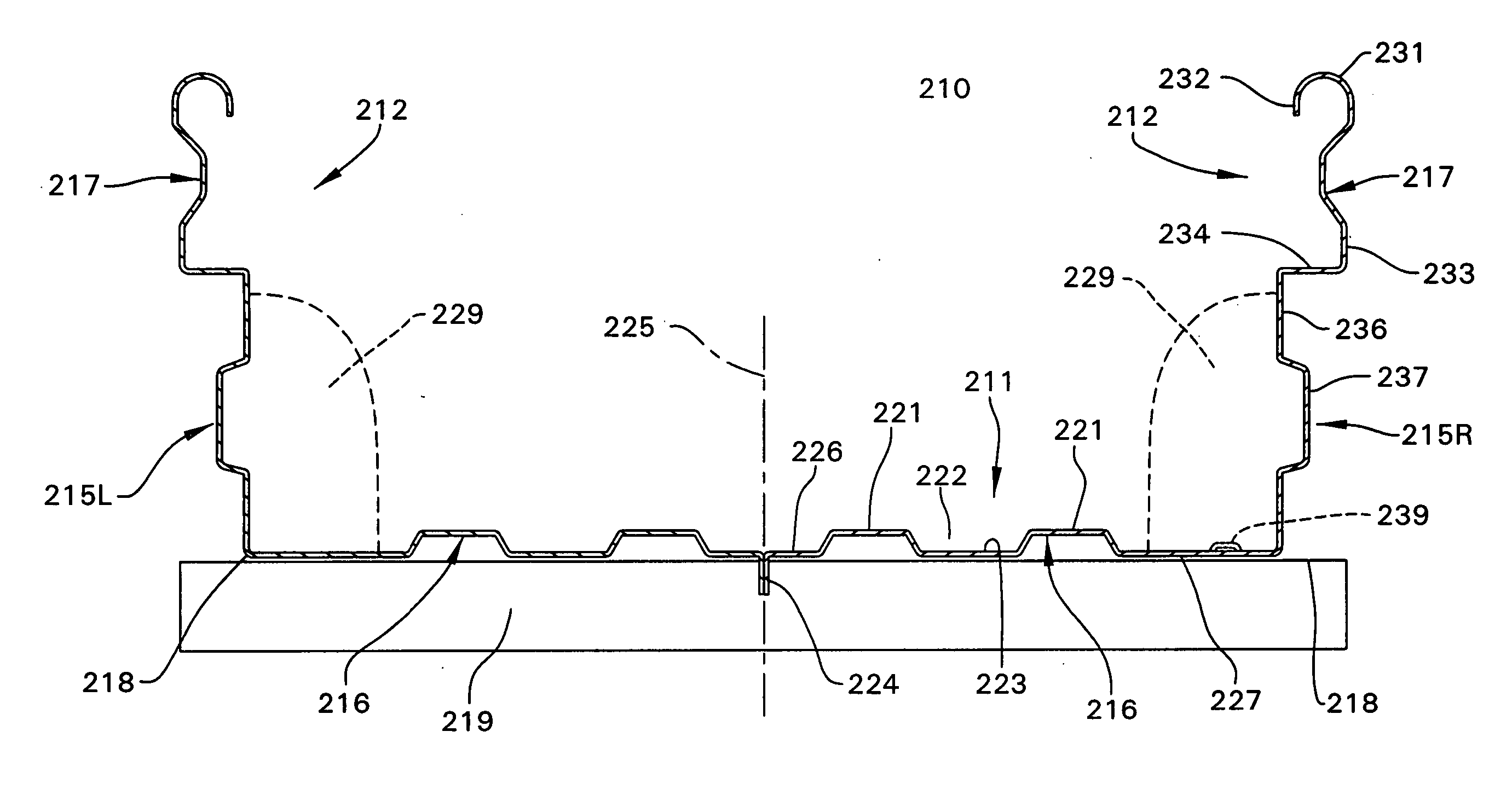 Two-piece side and floor panel arrangement for box assembly