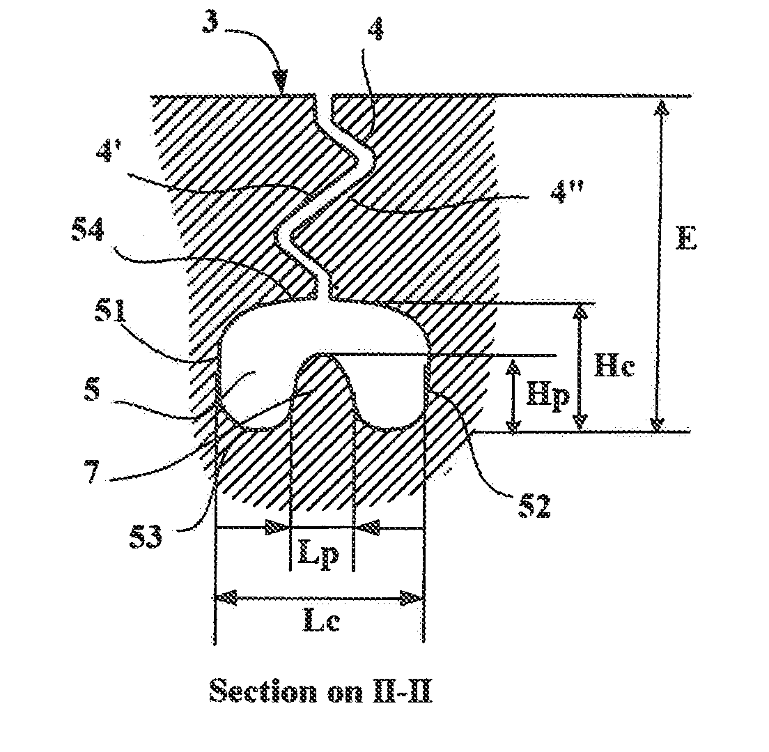 Tire tread for a trailer-type heavy vehicle and molding component