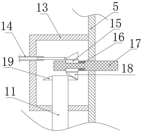 Automatic proportioning and dissolving kettle for aluminum hydroxide powder production