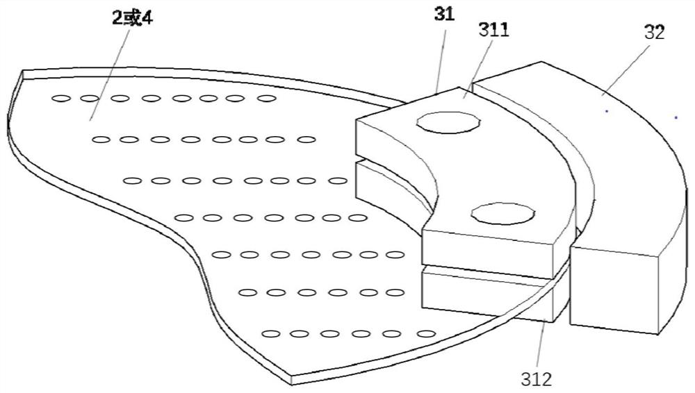 Liquid-liquid separation device and method for liquid methionine production