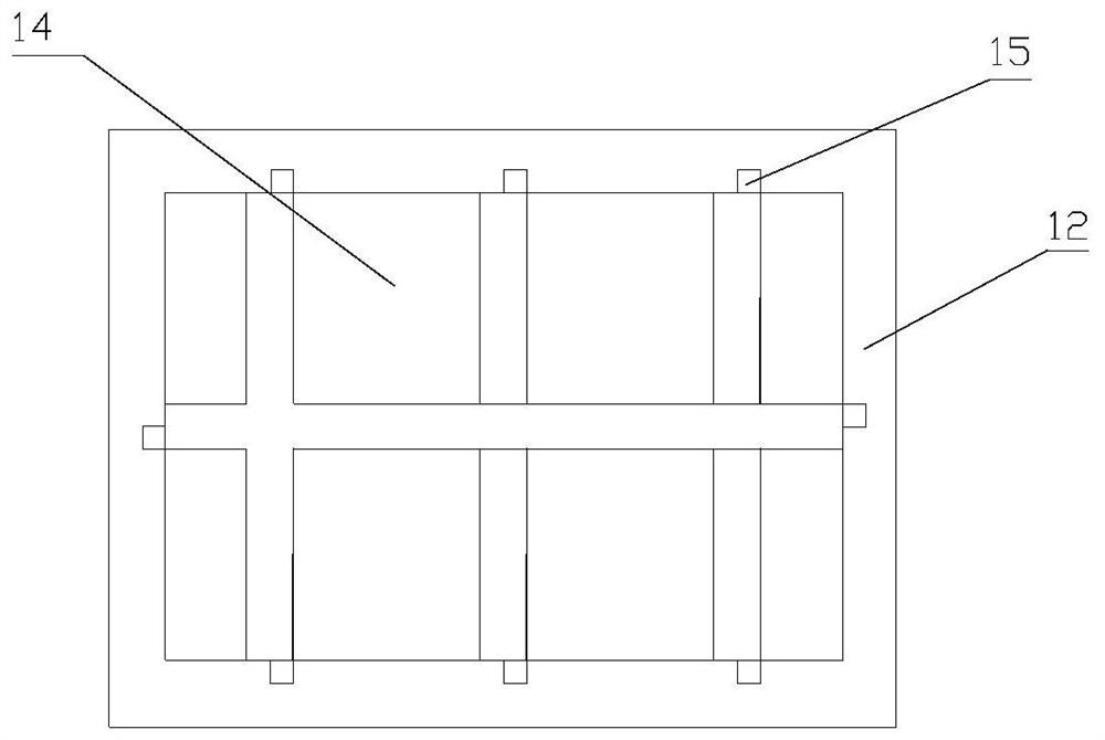 Lightweight high-strength autoclaved aerated concrete block and manufacturing device thereof