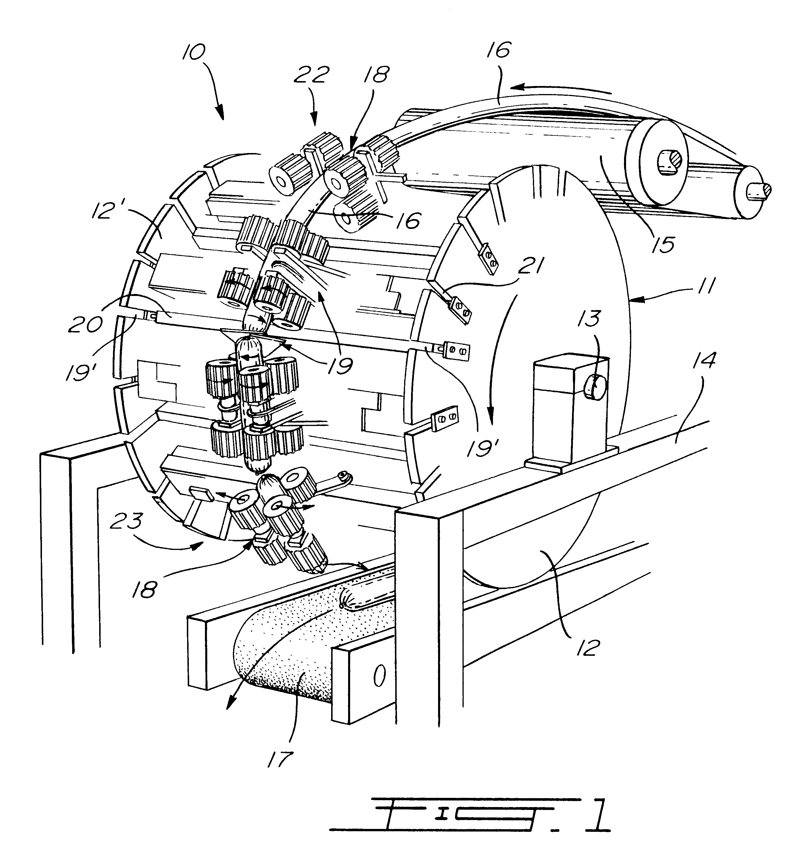 Sausage link forming machine