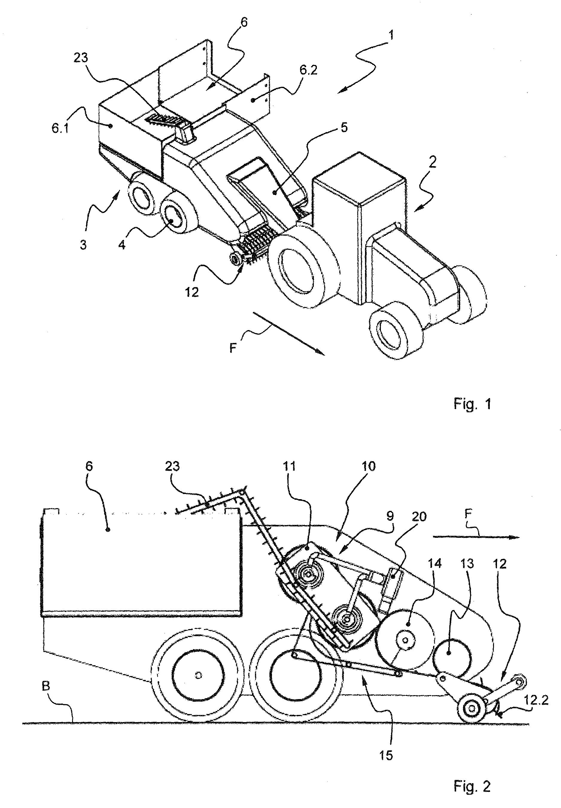 Apparatus for compacting fibrous plant material, especially for compacting stalk material