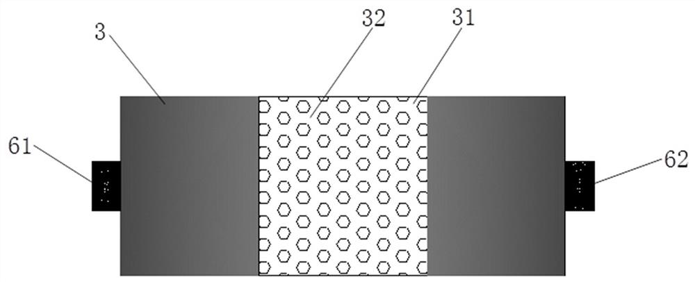 A photothermal detector with improved detection accuracy and preparation method thereof