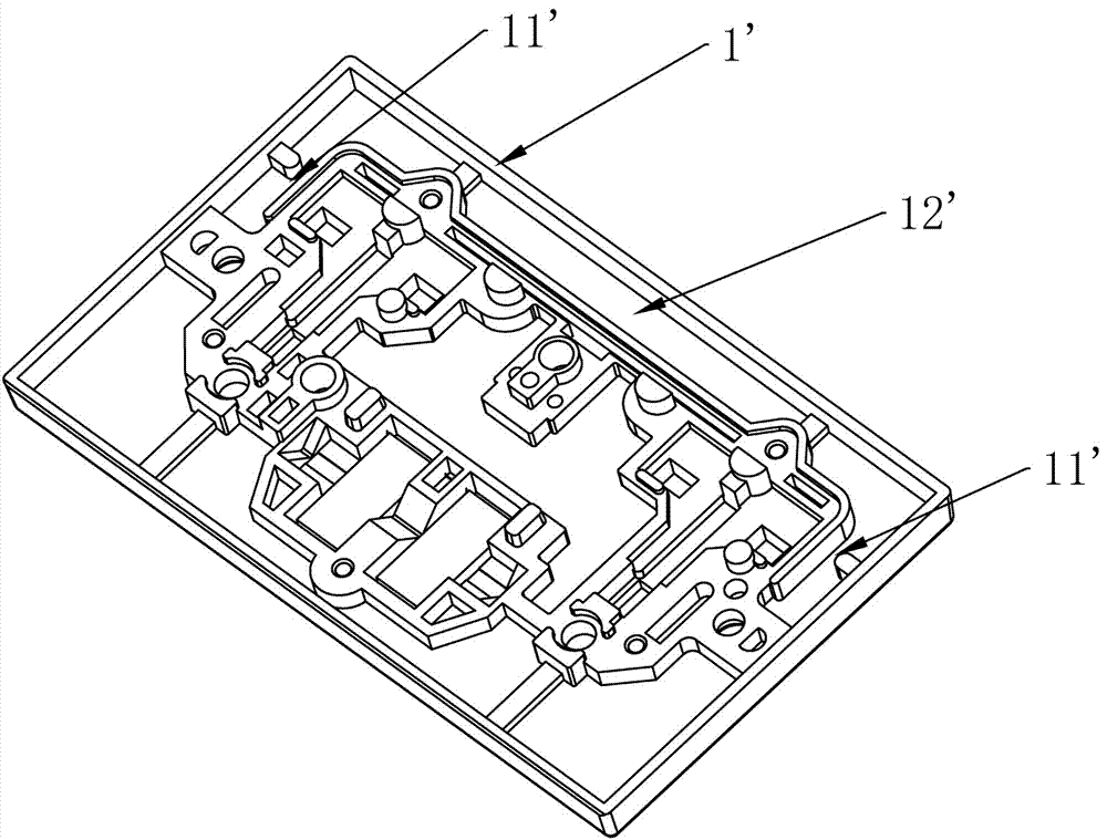 Automatic assembly machine for panel socket