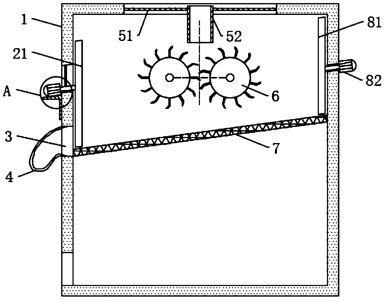 Pulverizing and screening device for building waste recycling