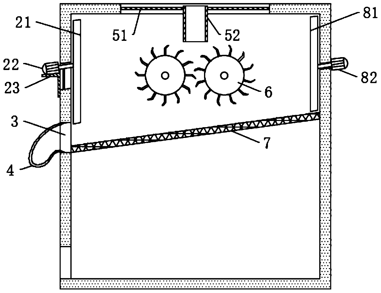 Pulverizing and screening device for building waste recycling