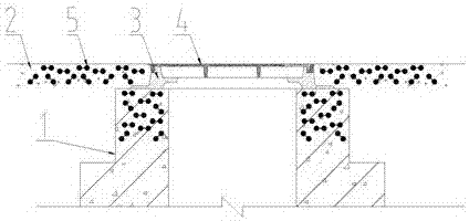 Device for reducing cracks of concrete at periphery of road well cover