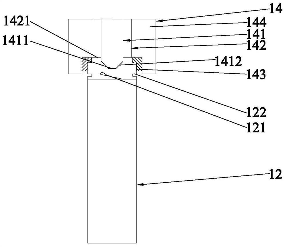 Forced air drying device and method for removing residual electrolyte by adopting forced air drying device