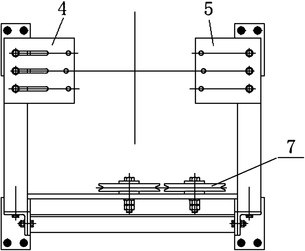 Traction device and traction method for hoisting pipeline in vertical shaft