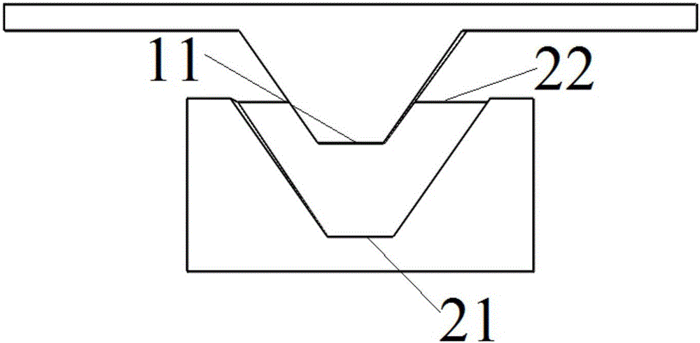 Unmanned aerial vehicle body structure, groove assisting positioning platform and landing positioning method of unmanned aerial vehicle