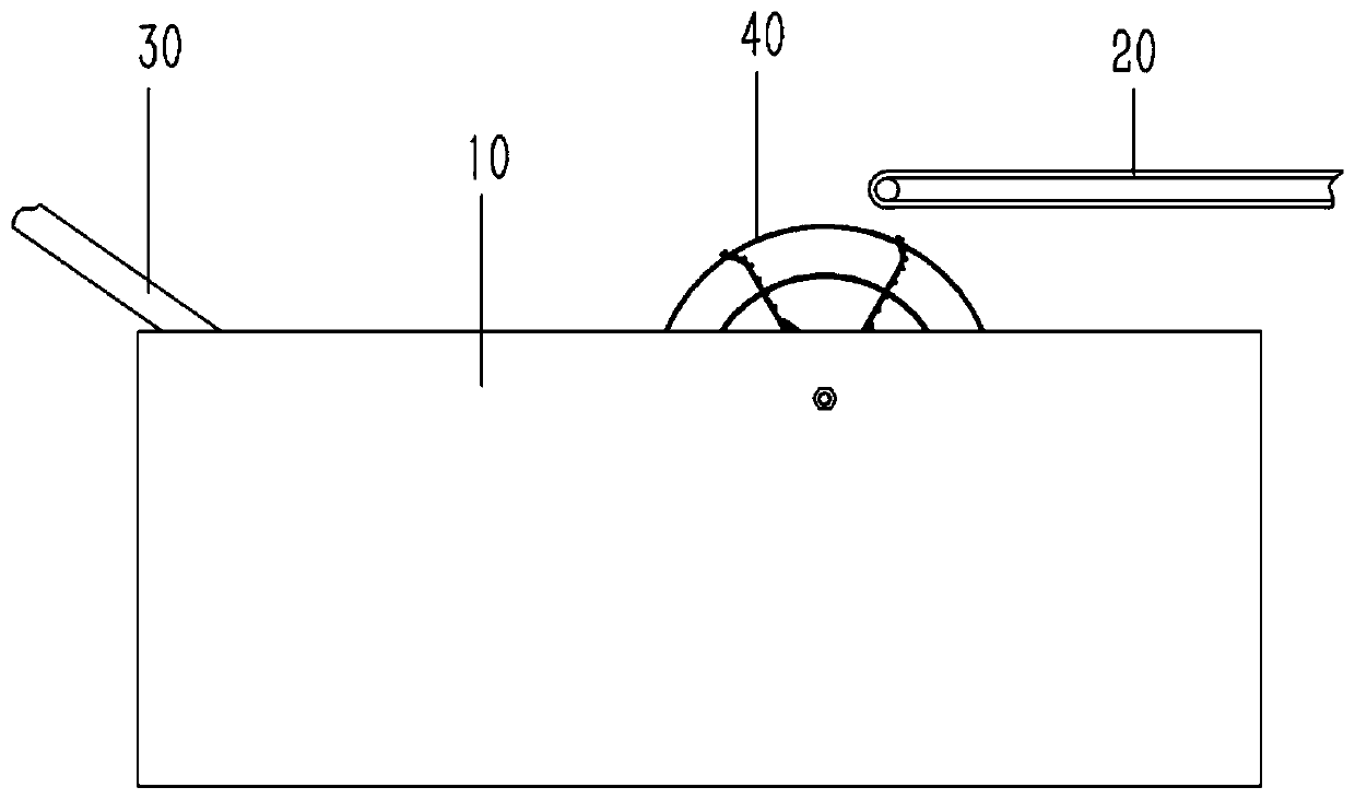 Bearing quenching device with rotating wheel type buffering structure