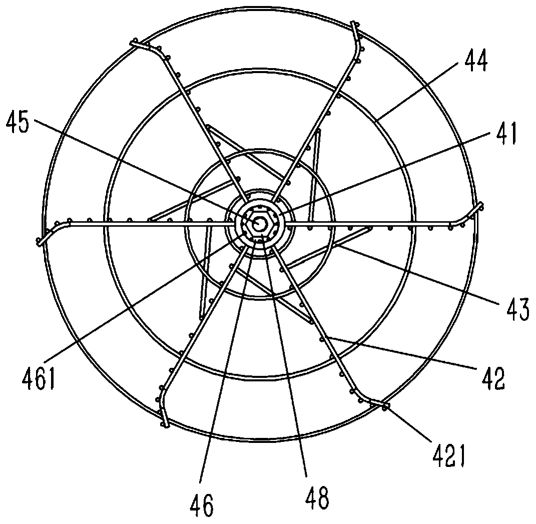 Bearing quenching device with rotating wheel type buffering structure