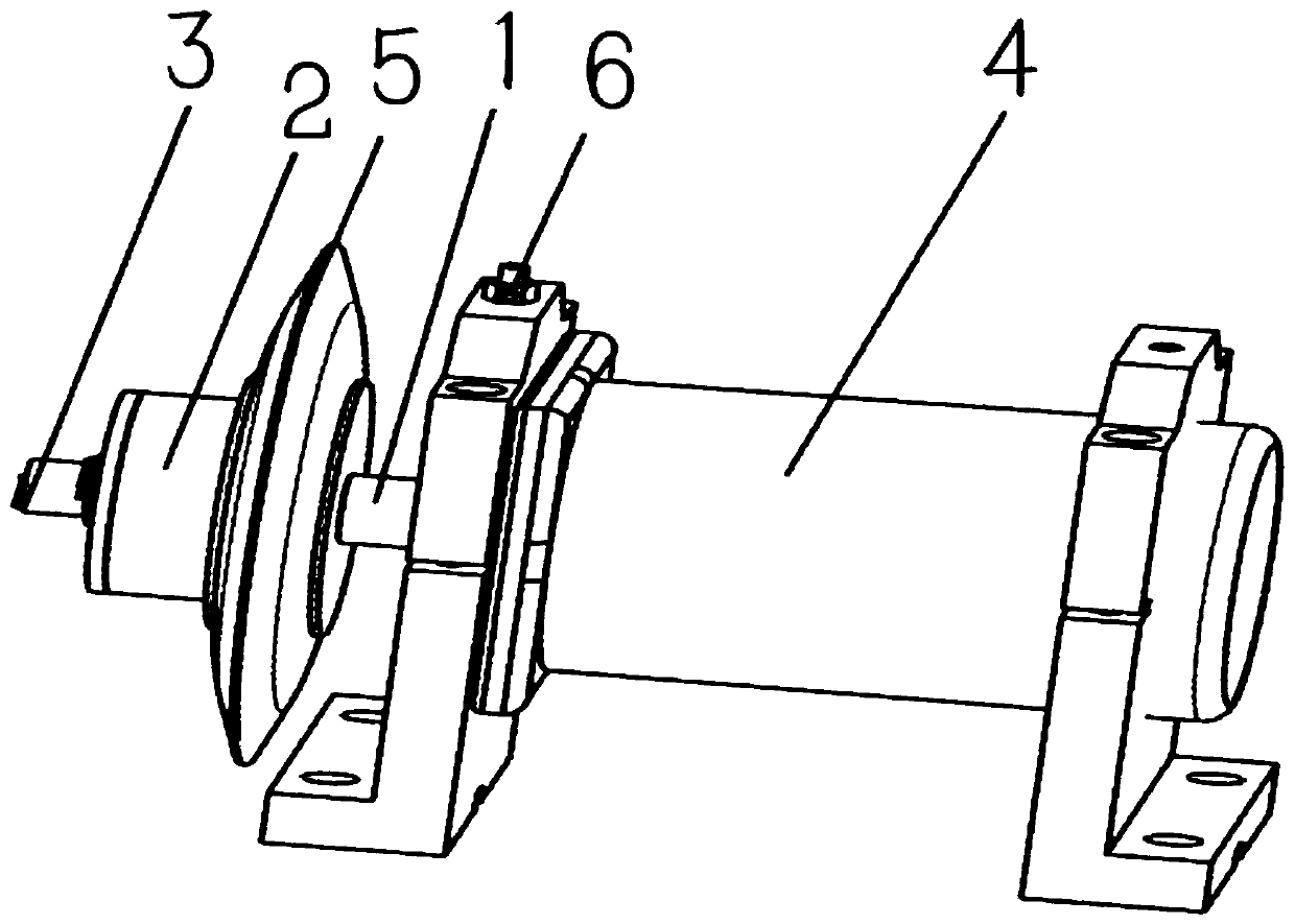 An online dynamic balance adjustment device driven by a shape memory alloy