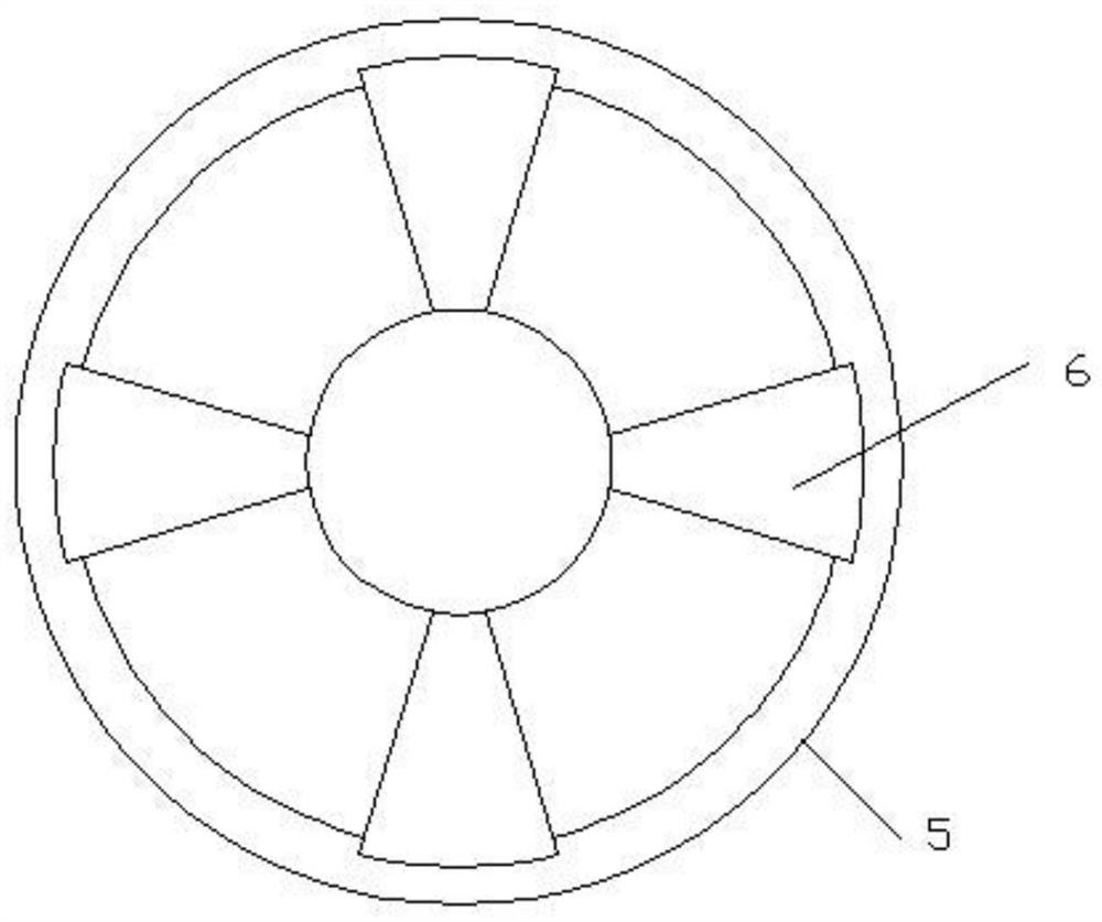 Feeding and conveying device used for hoisting chain