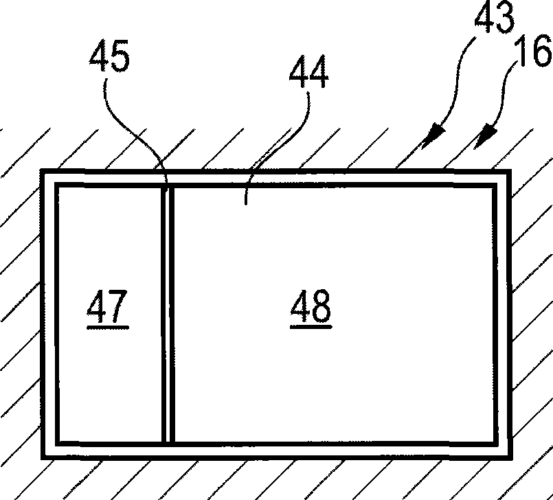 Method and device for manufacturing a multilayer compression moulded element