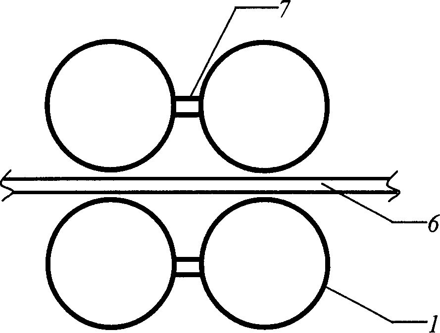 Cylindrical base sea embankment structure for tretching over and protecting suhmarine pipeline and its mounting method