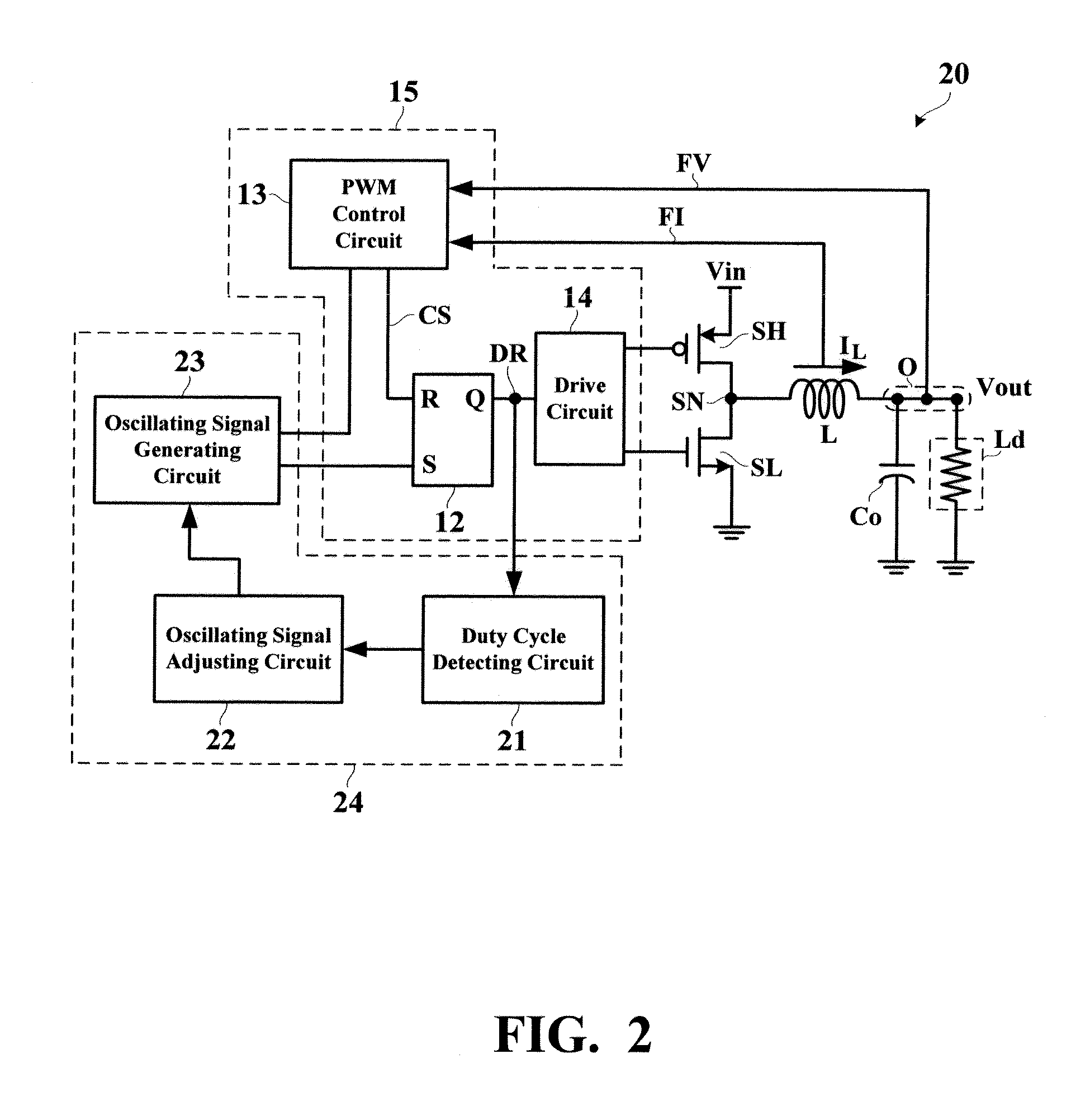 Switching voltage regulator with an improved range of input voltage