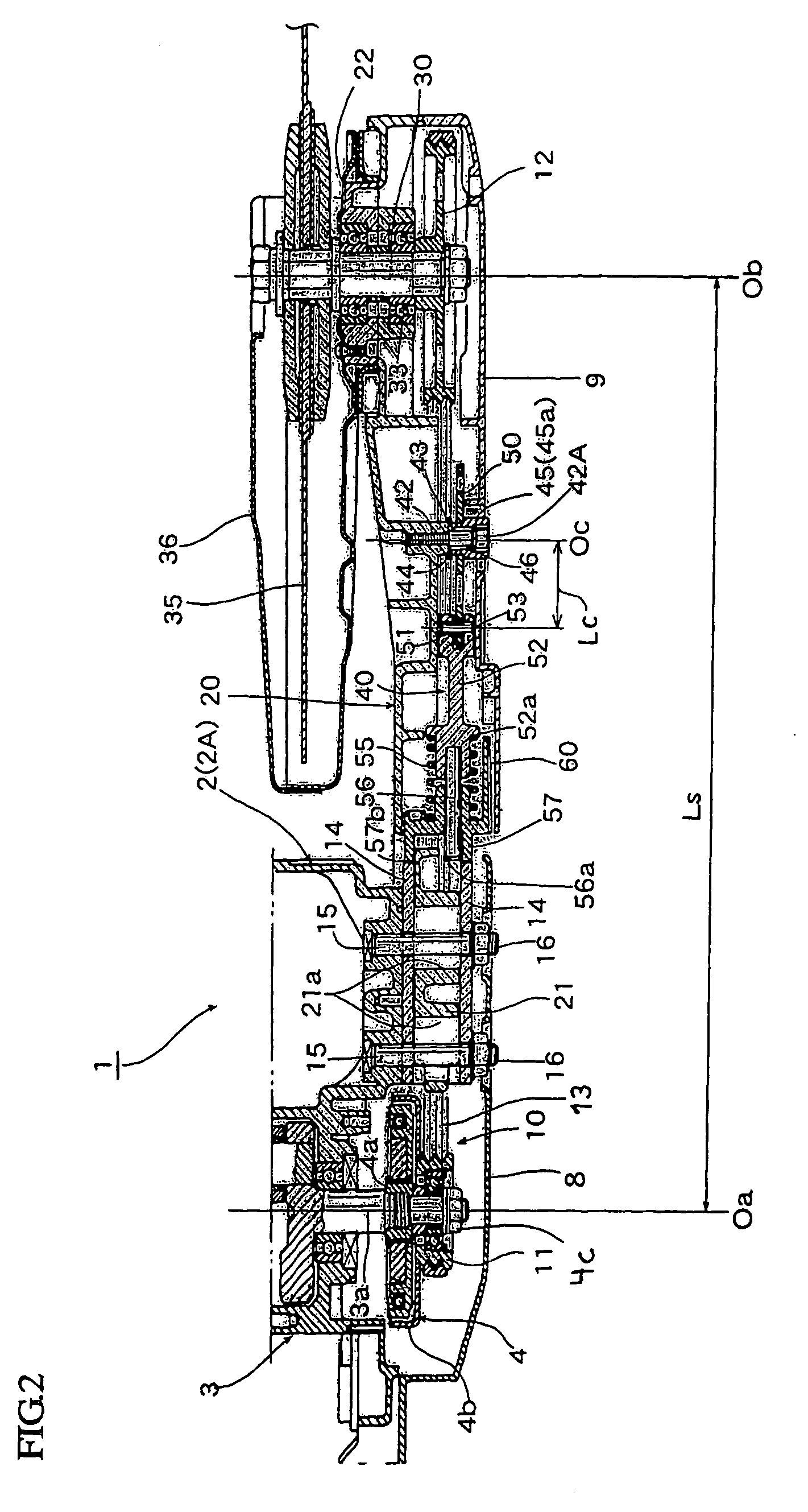 Power transmission device and portable power working machine provided with the same