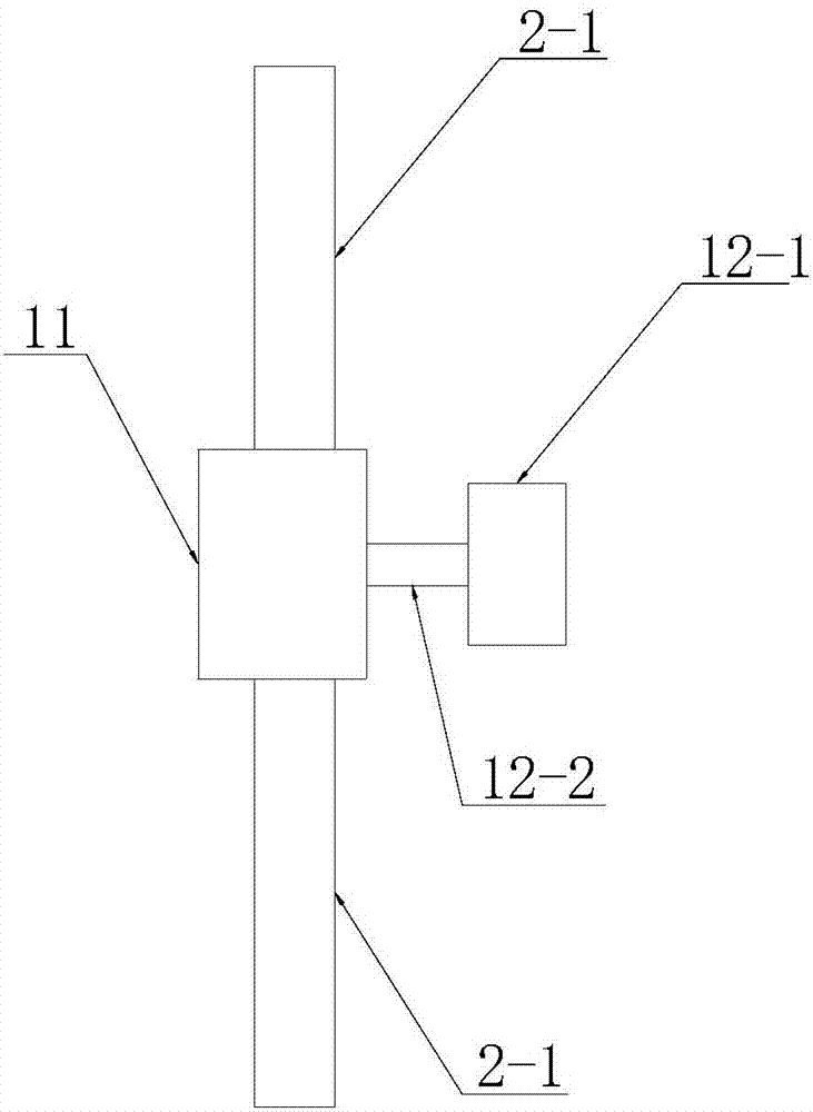 Multi-screen display device and advertising board with same