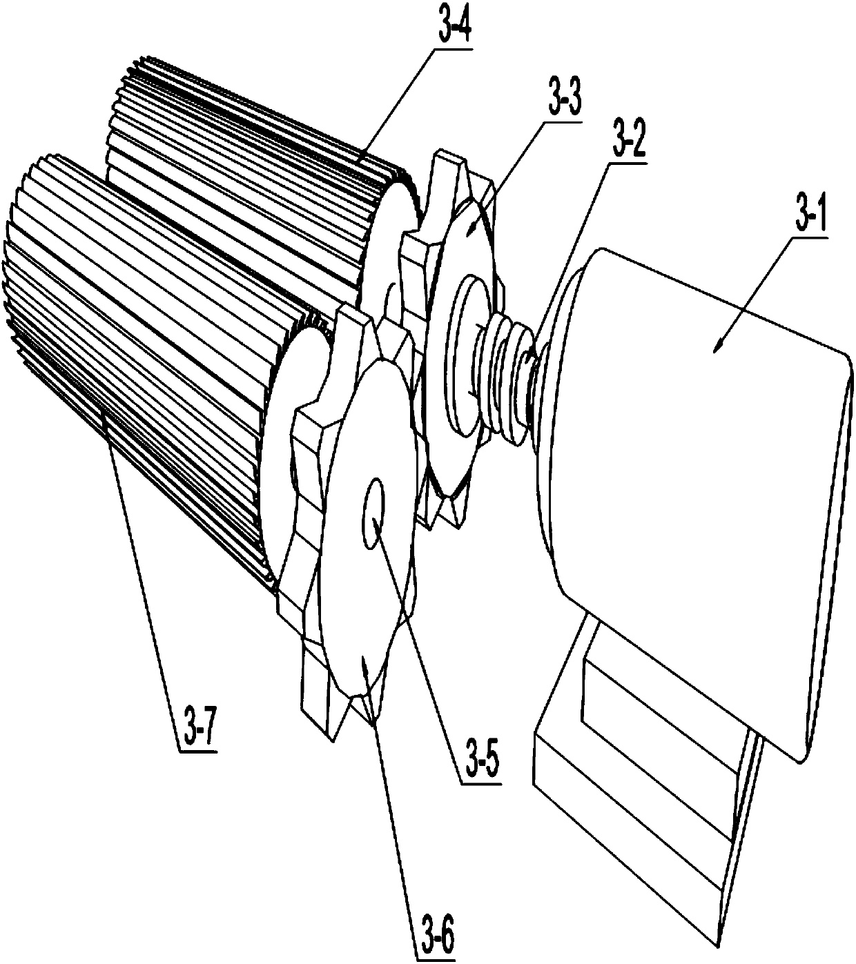 An integrated device for pulverizing, compressing and removing water and its working method