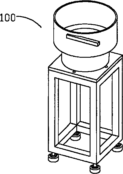 Automatic assembling machine of accurate connector