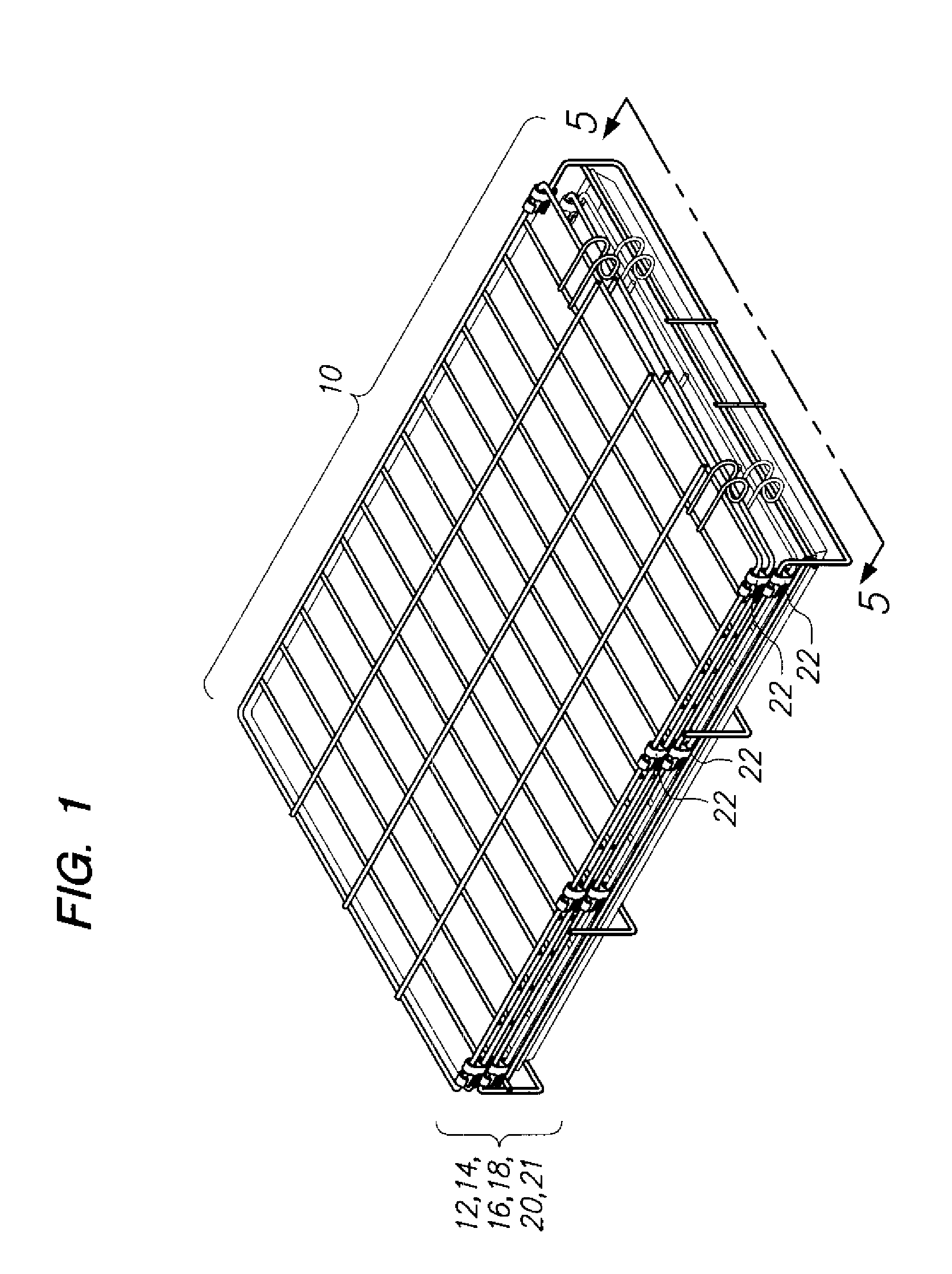 Pet enclosure with dual axes swivel connector