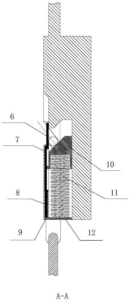 Automatic disengaging device for rope