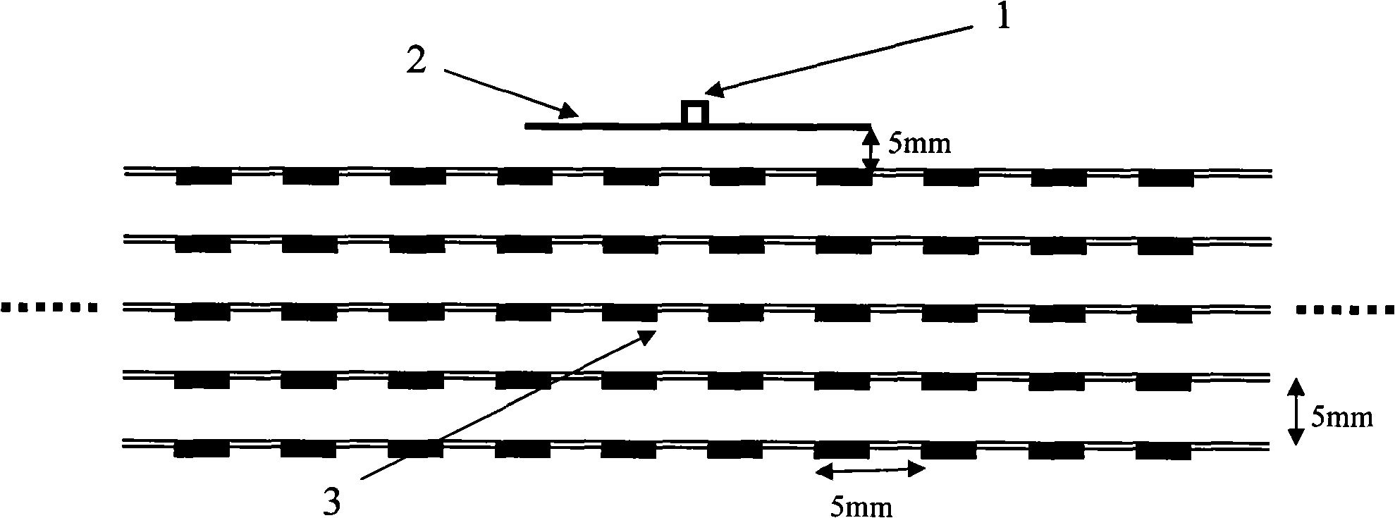 High directional antenna using annular metal pair unit structure antenna cover