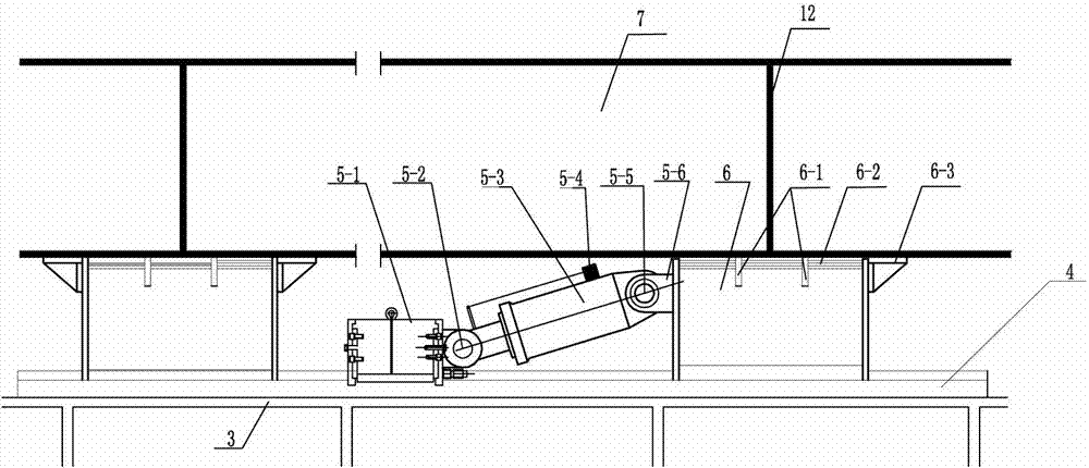 Variable cross-section cantilever bridge box girder self-locking synchronization pushing system and construction method