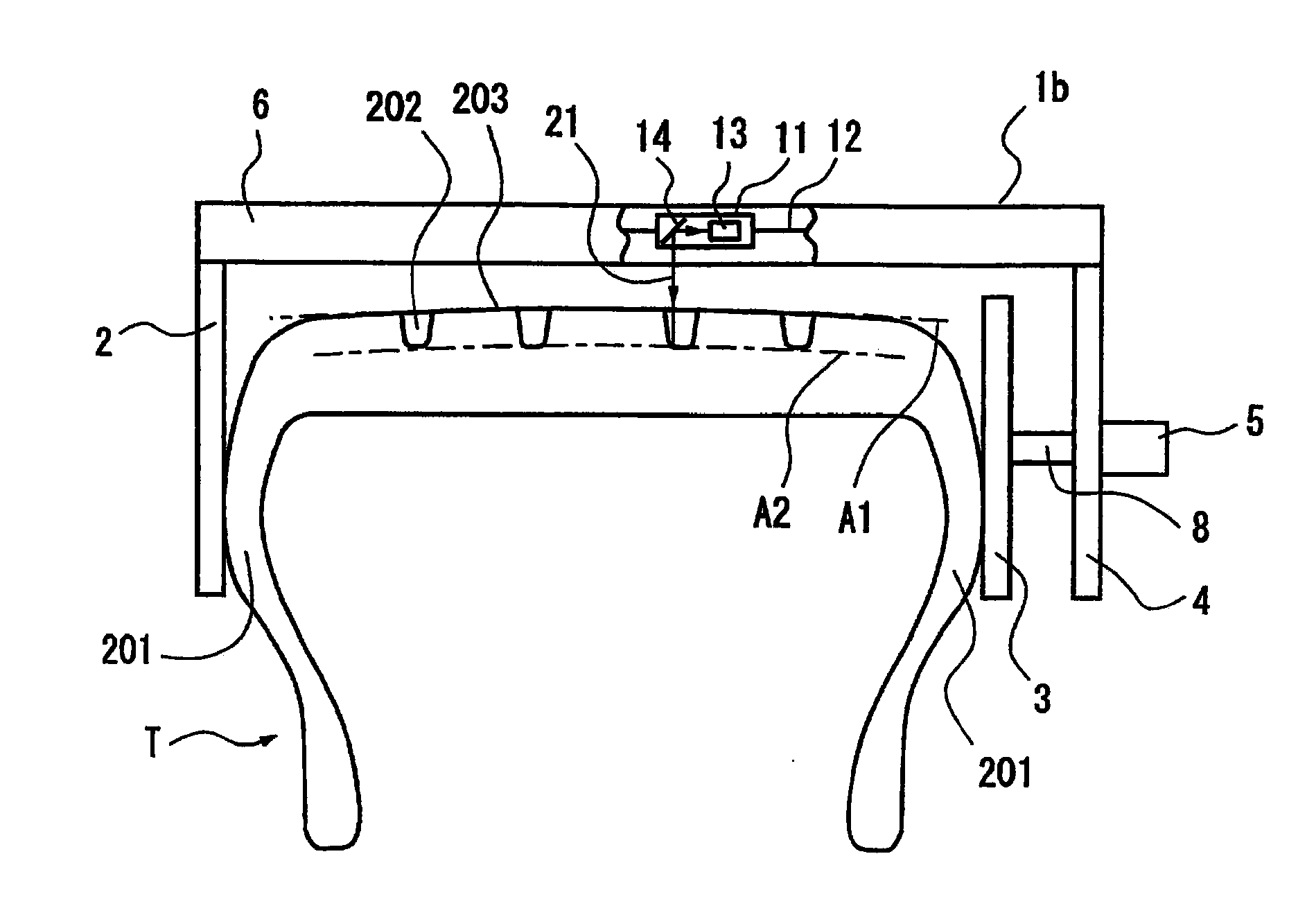 Apparatus for measuring a shape of a tire