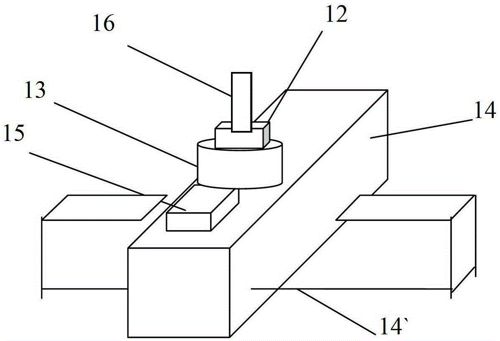 Synchronous monitoring device for femtosecond laser micromachining