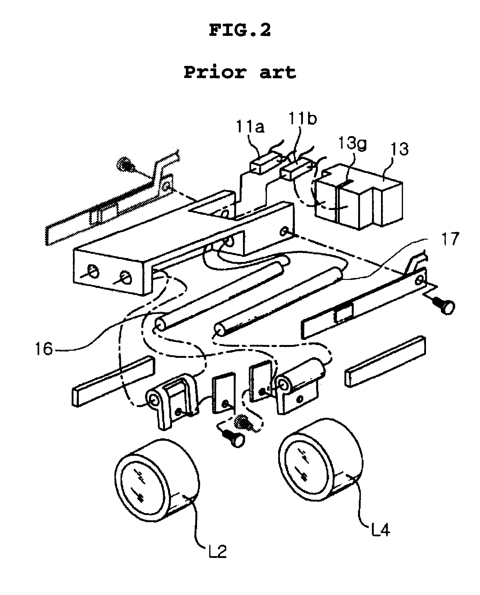 Lens actuating module