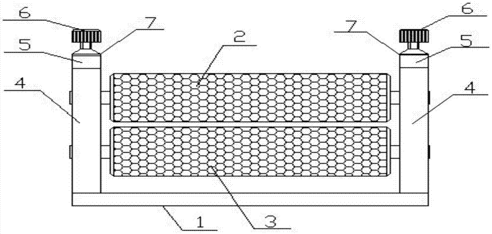 Conveying roller gap adjusting device