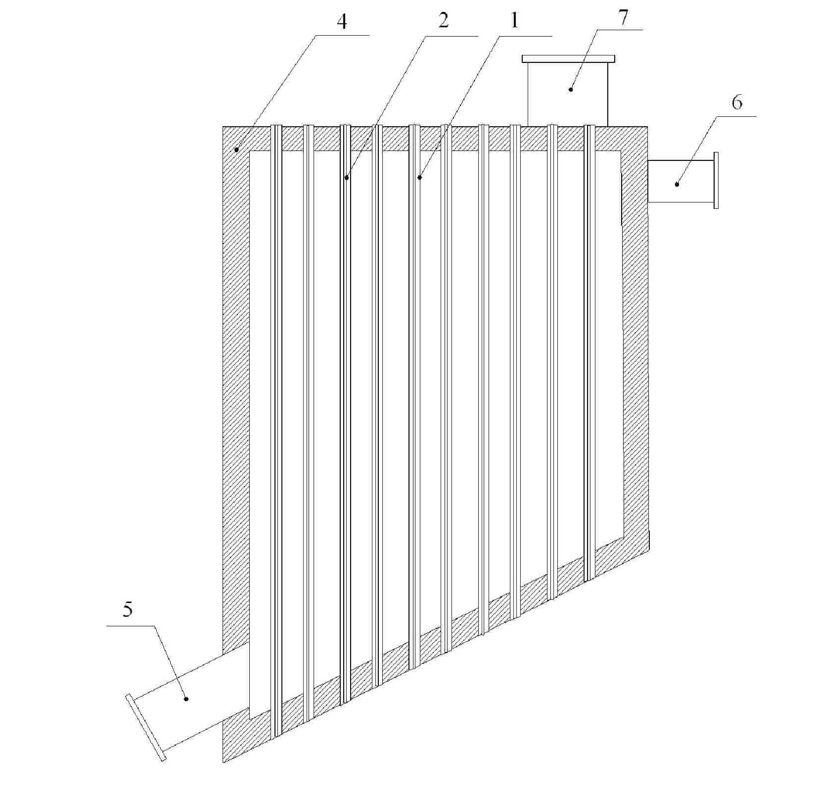 Method for eliminating local partial pressure in vacuum smelting reduction still and used reduction still