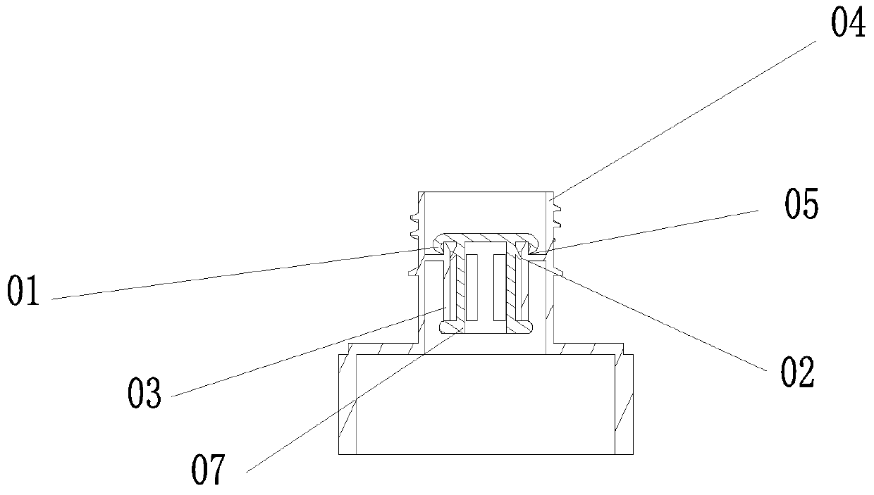 A water-absorbing non-leaking bottle mouth assembly