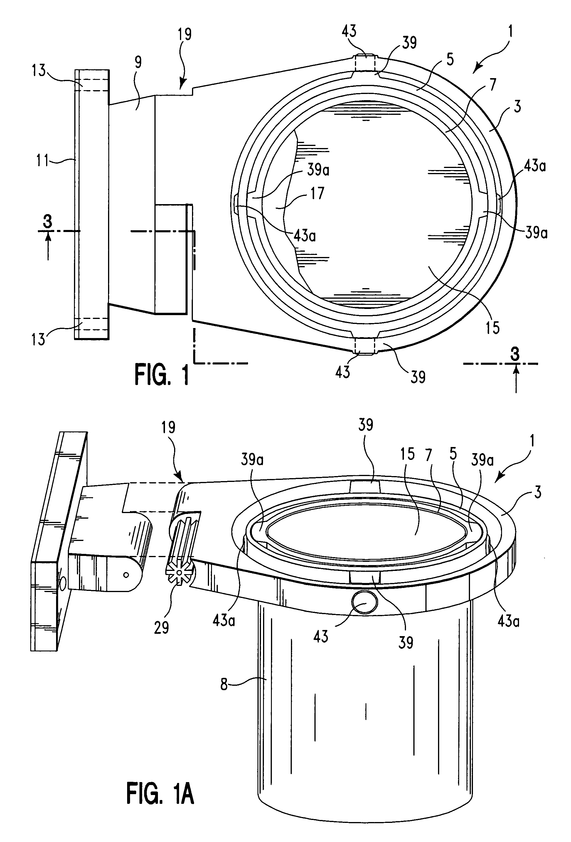 Self-leveling cup holder