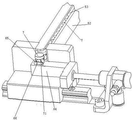 Lead seal feeding line-up mechanism for ammeter lead seal machine