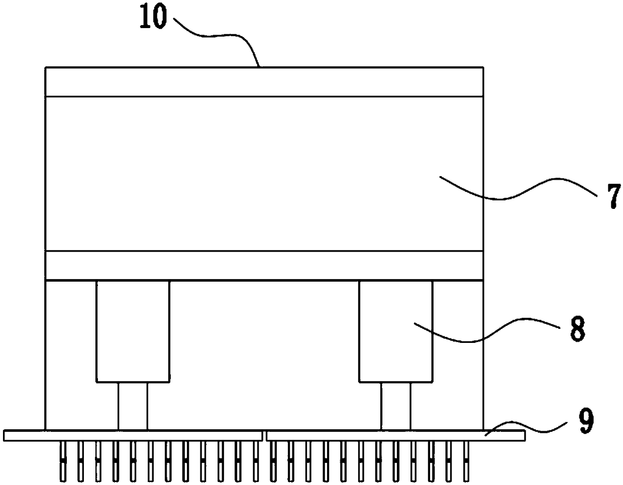 Garbage pickup device and cleaning robot thereof