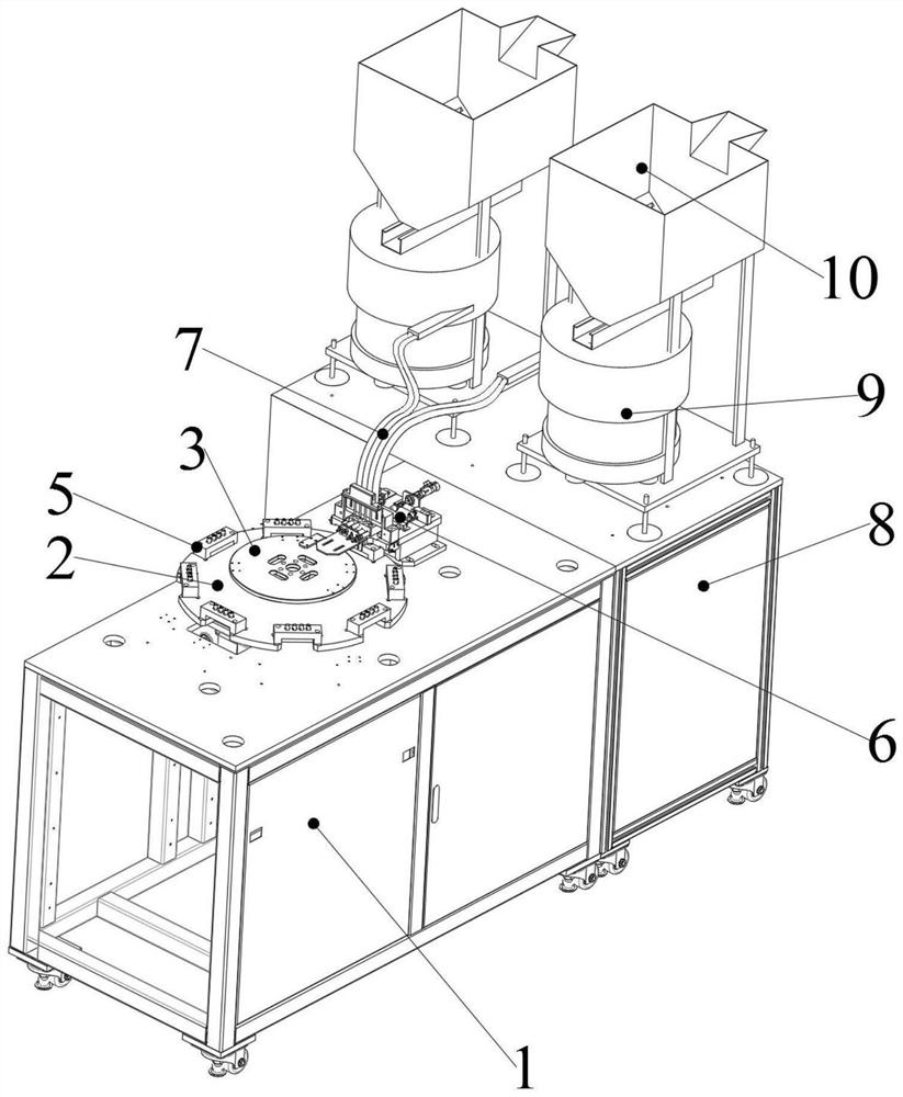 One-by-one automatic feeding device and feeding method for strip-shaped revolving body workpieces