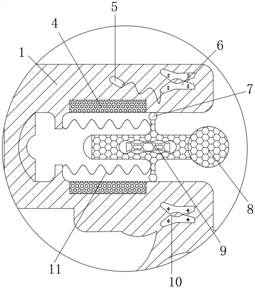 Automatic adjustment embossing device for production of paper diapers with different thicknesses