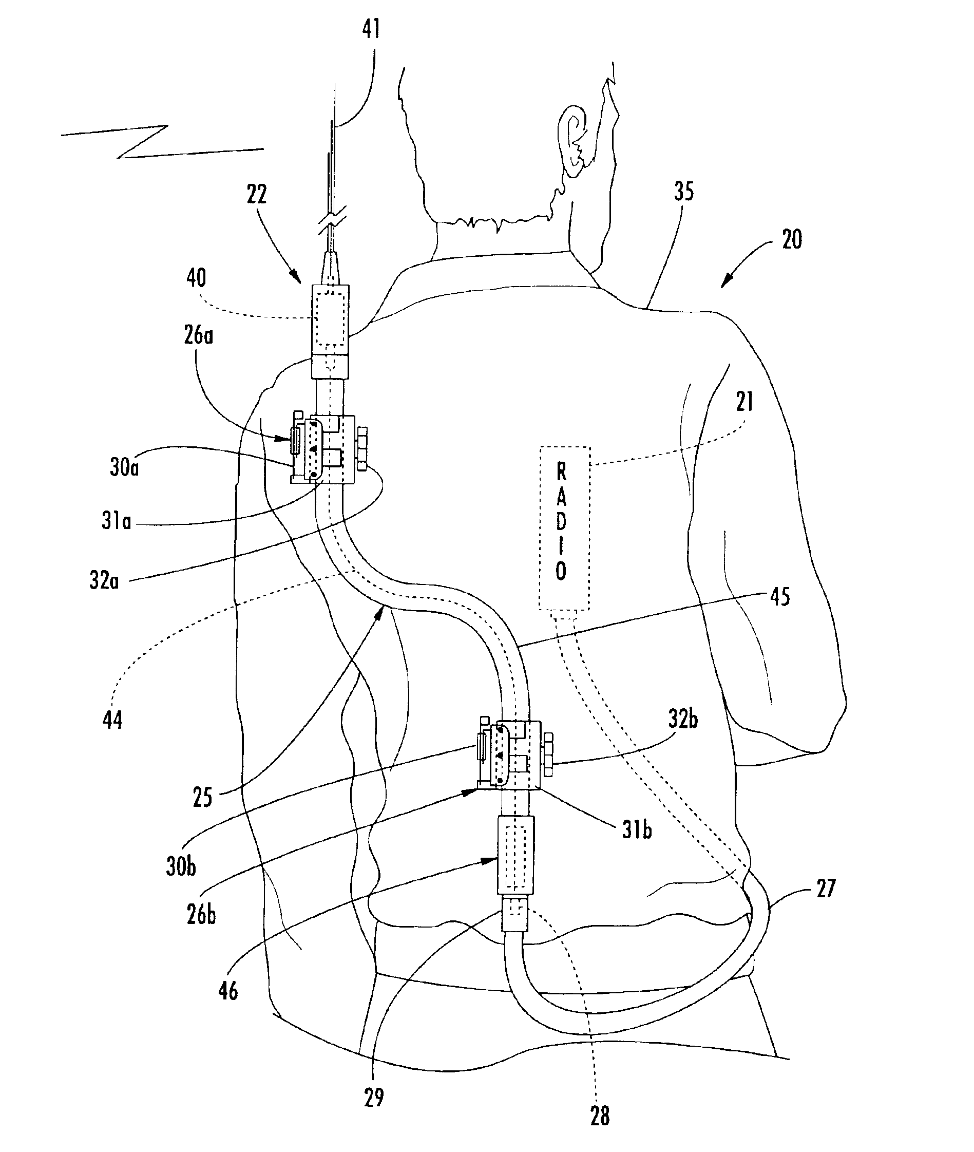 Broadband dipole antenna to be worn by a user and associated methods