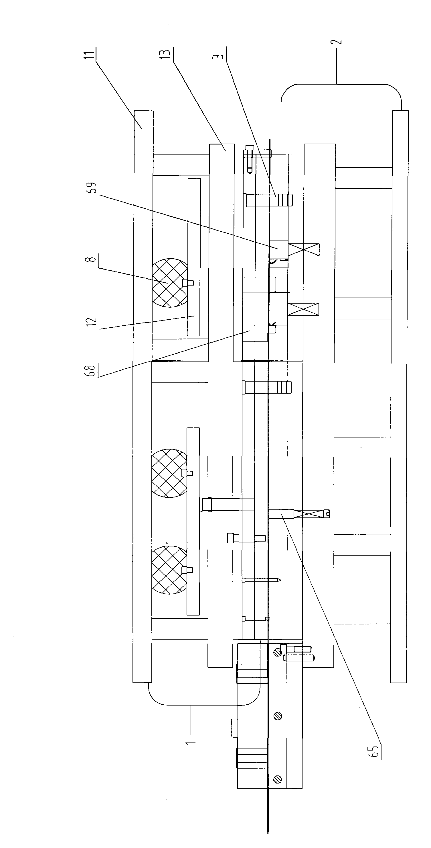 Continuous die for producing connecting pieces of air conditioner and method for continuously producing connecting pieces of air conditioner