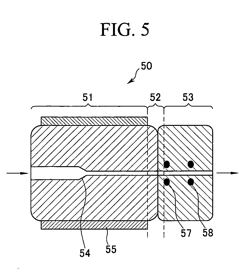 Microcellular foam of thermoplastic resin prepared with die having improved cooling property and method for preparing the same