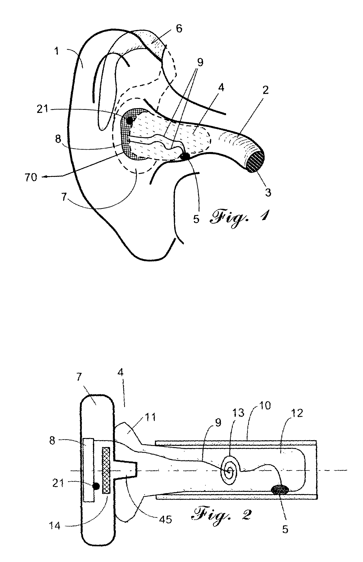 Ear temperature monitor and method of temperature measurement