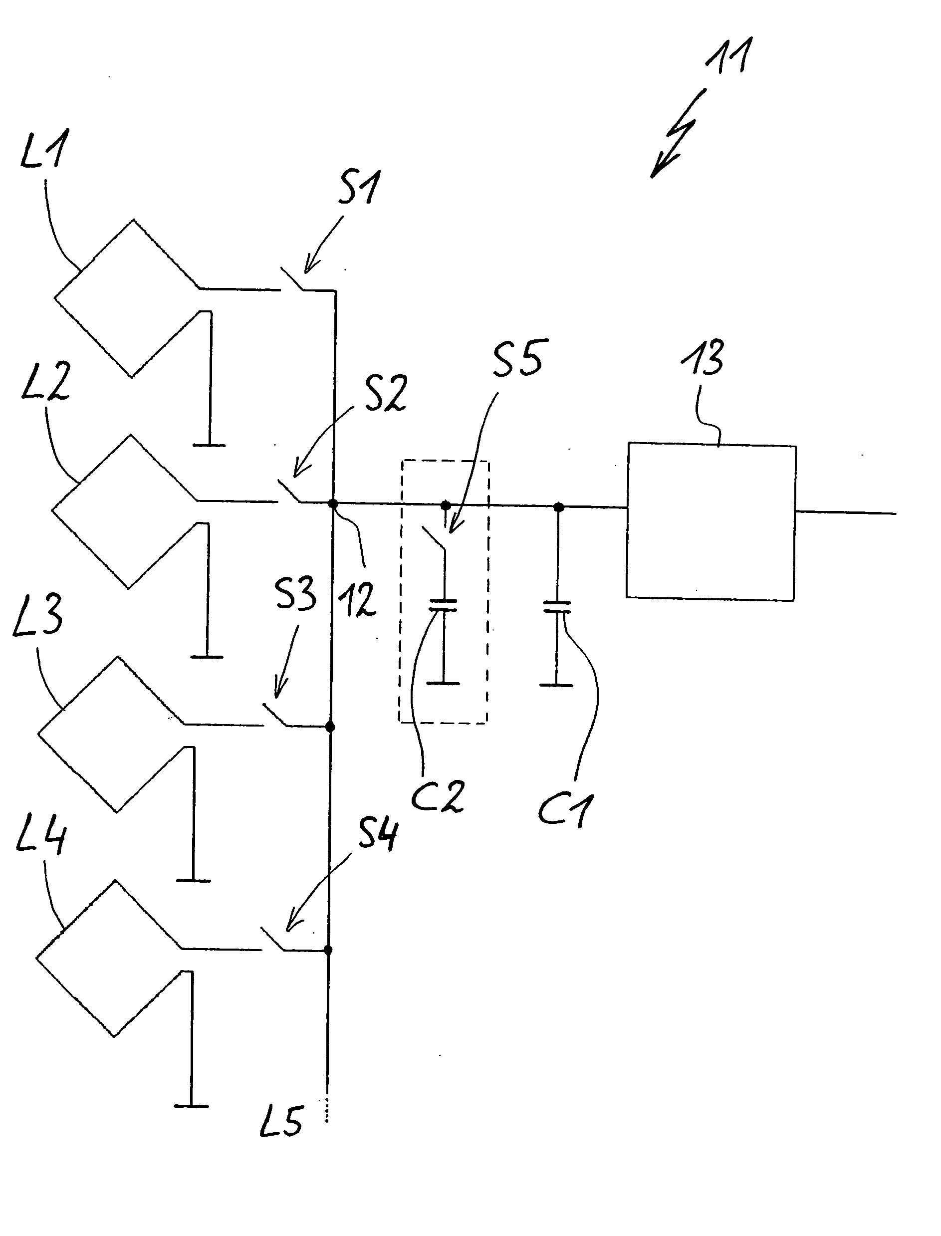 Circuit arrangement for inductively operating sensor and method for the operation thereof