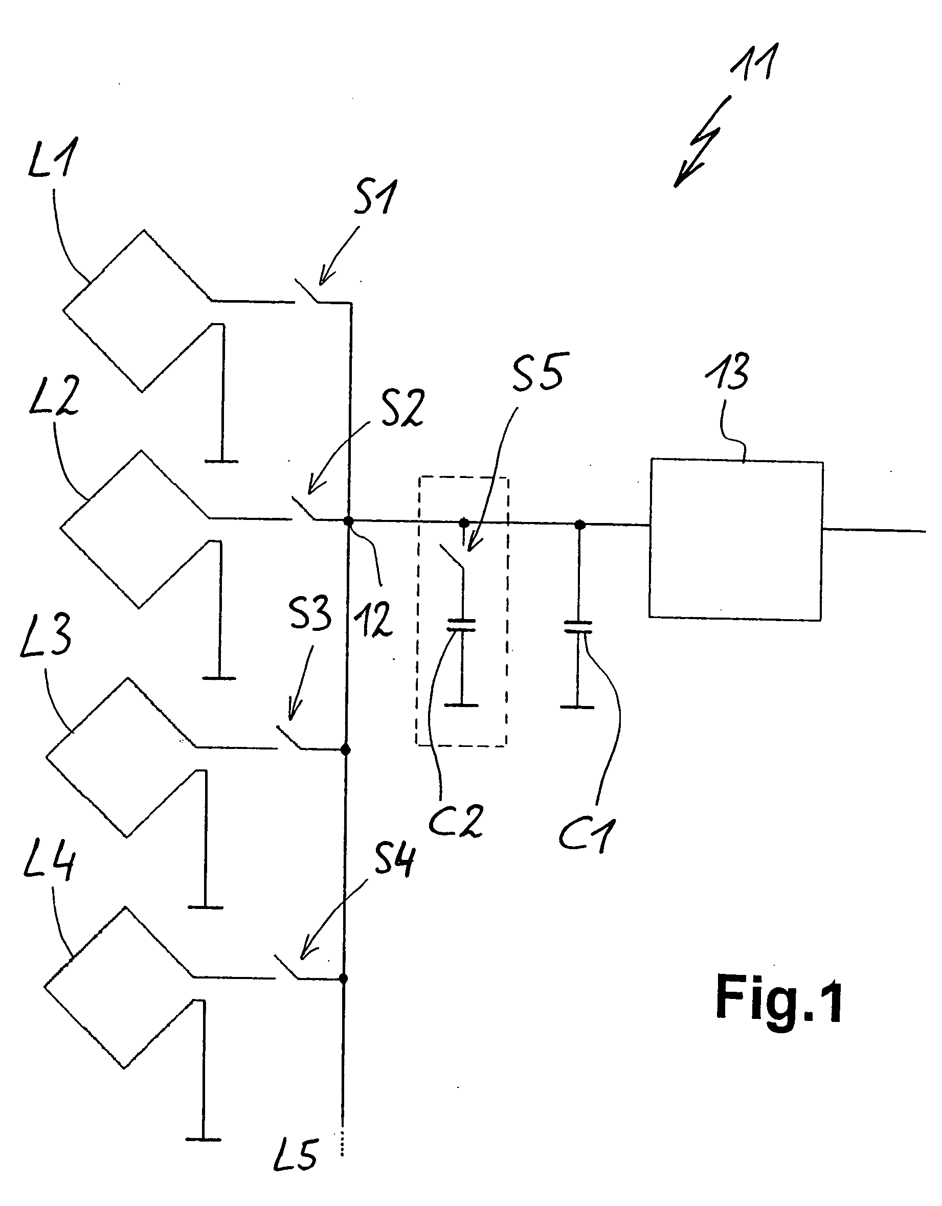 Circuit arrangement for inductively operating sensor and method for the operation thereof