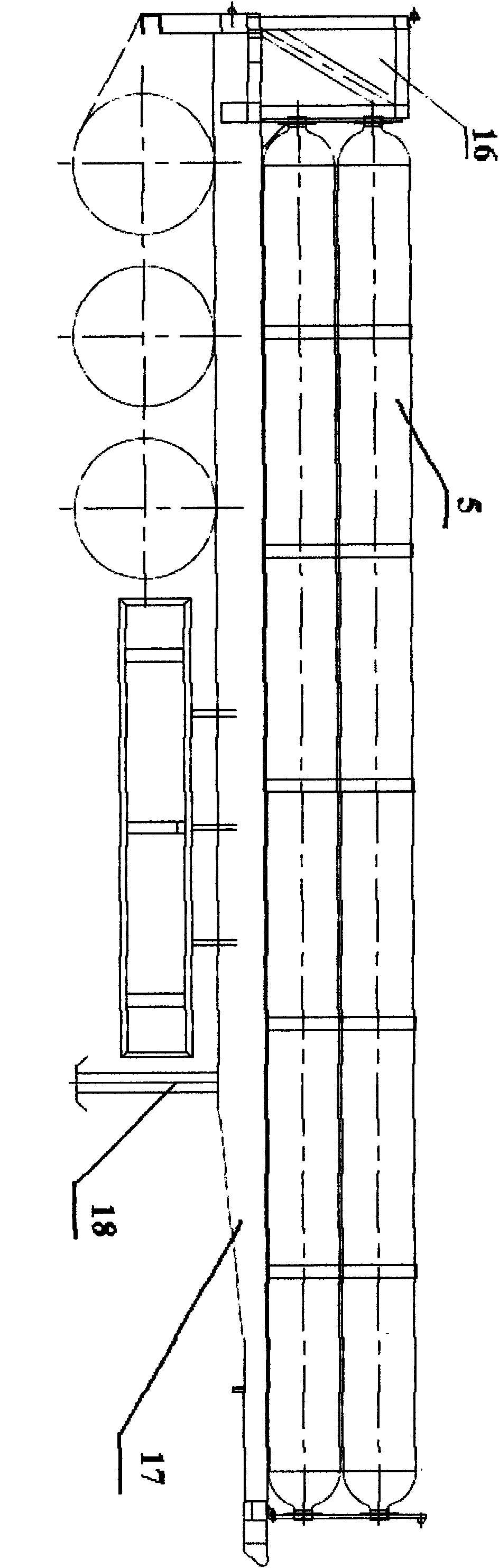 Anti-rotation self-locking semitrailer for bottle type high-pressure containers