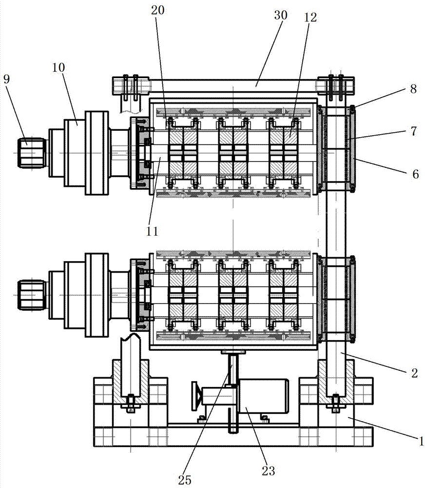 Equipment for achieving online traction of extruded plastic sheets